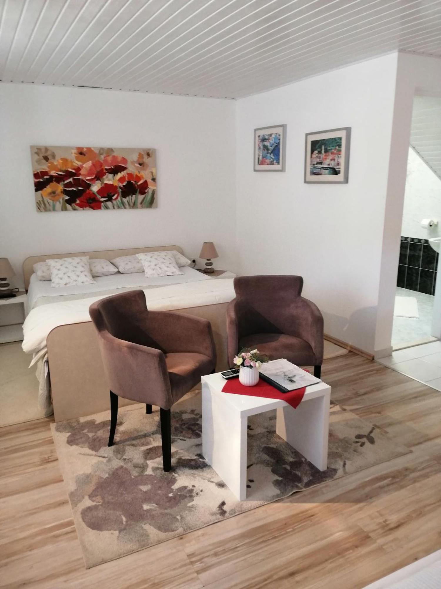 Studio Apartments Kuljis ヴィス エクステリア 写真