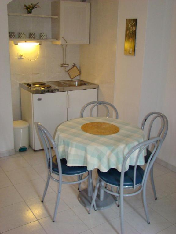 Studio Apartments Kuljis ヴィス 部屋 写真