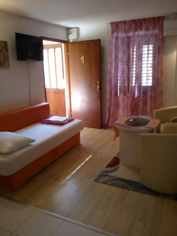 Studio Apartments Kuljis ヴィス エクステリア 写真
